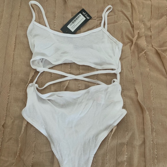 Nasty Gal white strappy cutout bodysuit - Picture 2 of 7